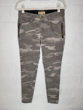 Democracy Ab Technology Women's Size 10 Ankle Jeans Gray Camo